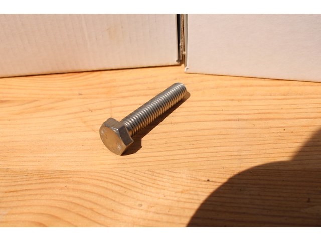 Partij rvs bouten m8x40 ca 5500 gram - afbeelding 3 van  7