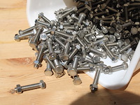 Partij rvs bouten met moer m8x40 ca 5700 gram - afbeelding 5 van  7
