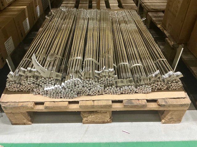 Partij rvs draadeinden 10x1000mm - afbeelding 1 van  5
