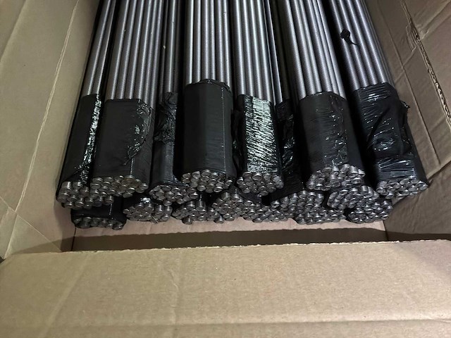Partij rvs draadeinden m12 x 500 mm - afbeelding 2 van  3