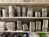 Partij rvs gastronormbakken en deksels
