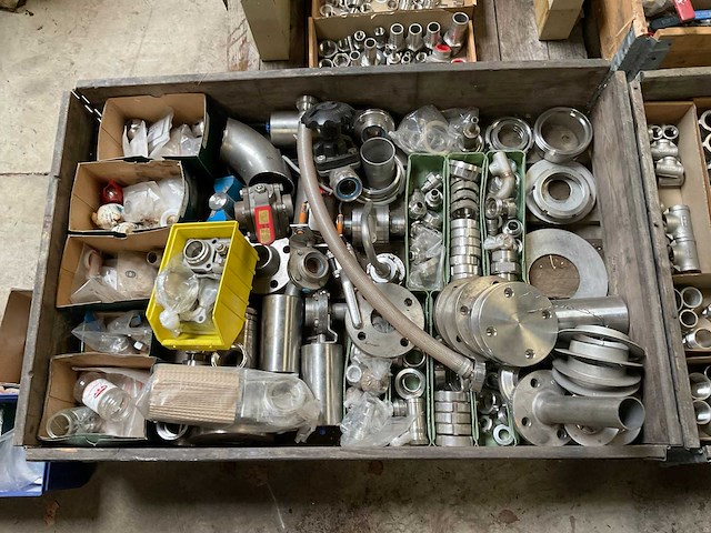 Partij rvs installatiemateriaal - afbeelding 2 van  7