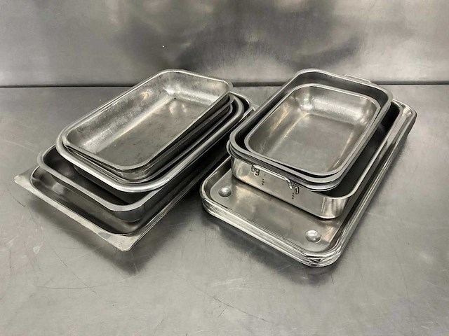 Partij rvs keukenbenodigdheden - afbeelding 1 van  4