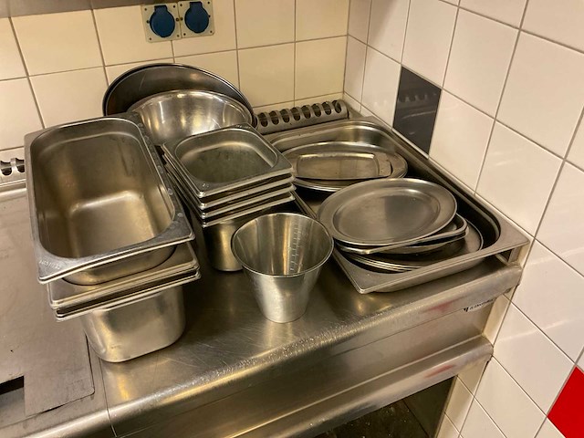 Partij rvs keukenbenodigdheden - afbeelding 2 van  5