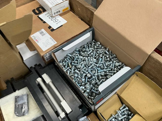 Partij saloondeur scharnieren, bevestigingsmiddelen en divers - afbeelding 4 van  12