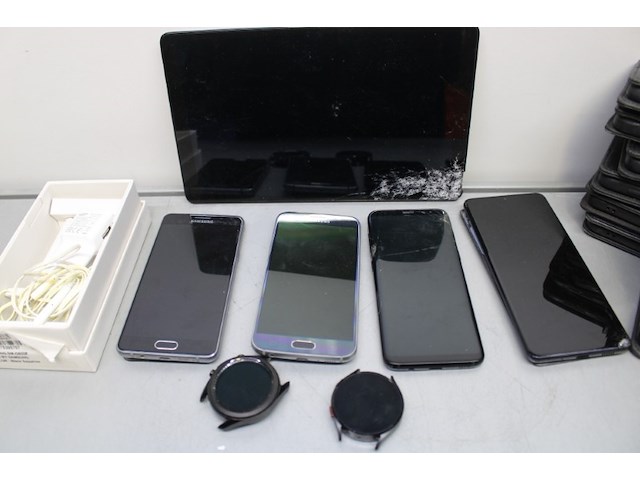 Partij samsung (defect ) en toebehoren - afbeelding 3 van  9