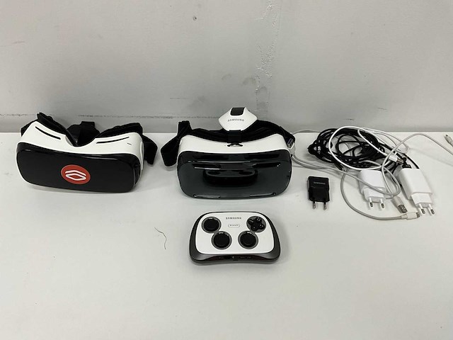 Partij samsung gear vr-set met accessoires - afbeelding 1 van  8