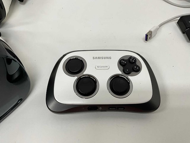 Partij samsung gear vr-set met accessoires - afbeelding 3 van  8