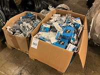 Partij sanitair accessoires - afbeelding 1 van  3