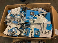 Partij sanitair accessoires - afbeelding 2 van  3