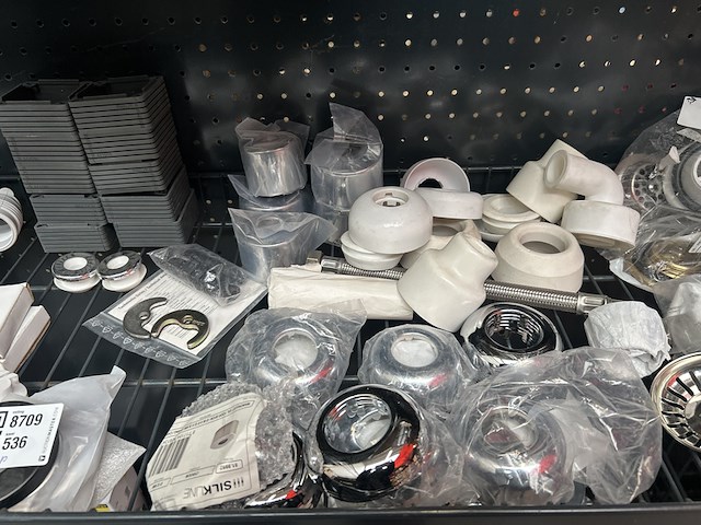 Partij sanitair en badkameraccessoires - afbeelding 3 van  7
