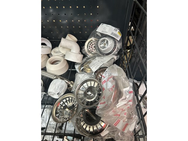 Partij sanitair en badkameraccessoires - afbeelding 4 van  7