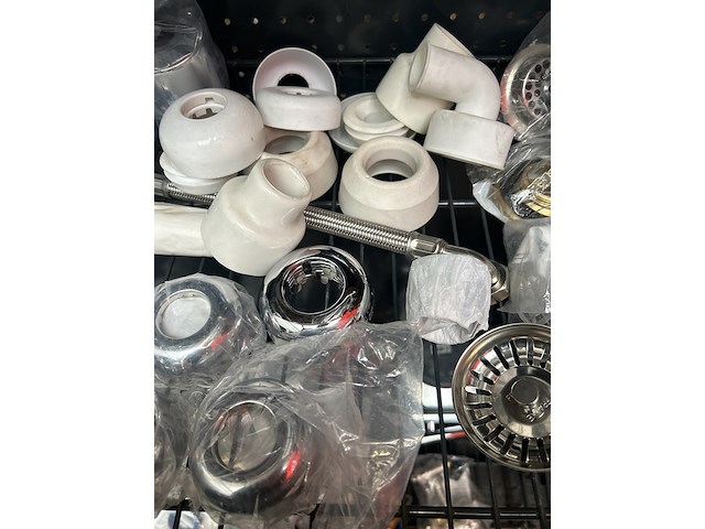 Partij sanitair en badkameraccessoires - afbeelding 5 van  7