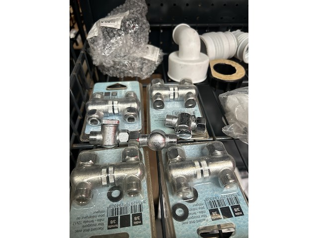Partij sanitair en badkameraccessoires - afbeelding 6 van  7