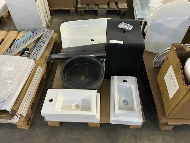 Partij sanitair en toebehoren - afbeelding 3 van  3