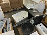 Partij sanitair en toebehoren - afbeelding 1 van  3