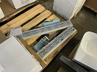 Partij sanitair en toebehoren - afbeelding 2 van  2