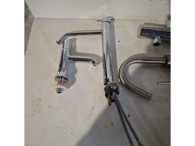 Partij sanitair goederen, o.a. villeroy&boch, novellini, zehnder, vasco & grohe - afbeelding 66 van  92