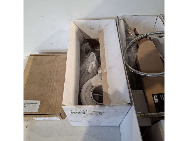 Partij sanitair goederen, o.a. villeroy&boch, novellini, zehnder, vasco & grohe - afbeelding 61 van  80