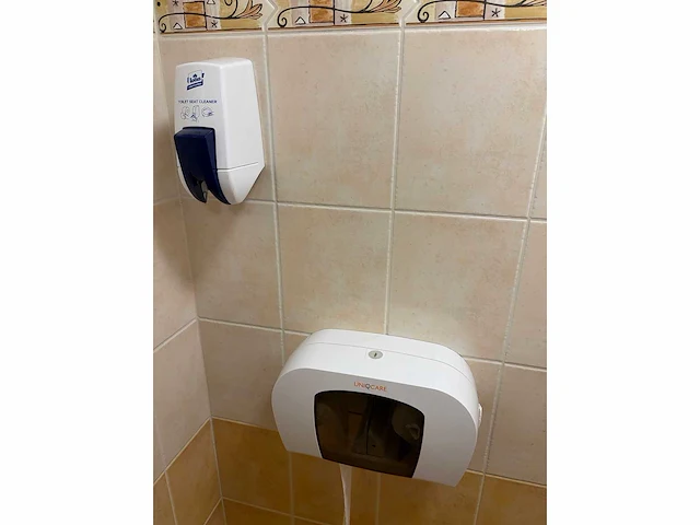 Partij sanitair / hygiëne artikelen - afbeelding 8 van  11