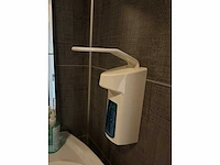 Partij sanitair / hygiëne artikelen - afbeelding 2 van  3