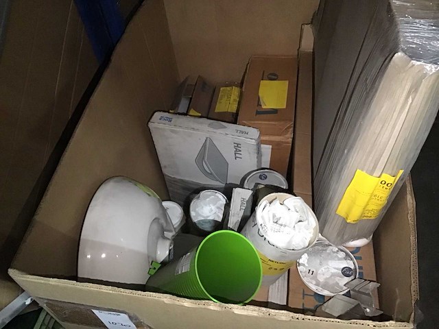 Partij sanitair installatie materiaal - afbeelding 1 van  2