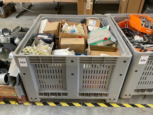 Partij sanitair onderdelen - afbeelding 1 van  4