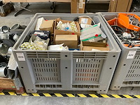 Partij sanitair onderdelen - afbeelding 1 van  4