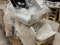 Partij sanitair w.o. wastafels - afbeelding 1 van  9