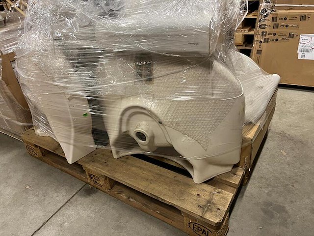 Partij sanitair w.o. wastafels - afbeelding 7 van  9