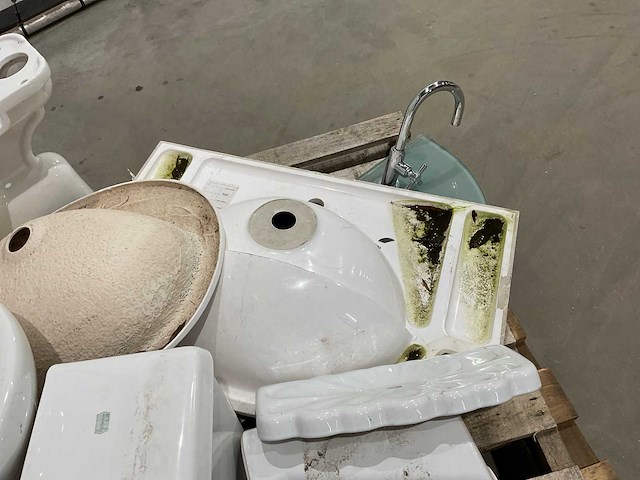 Partij sanitair - afbeelding 6 van  6