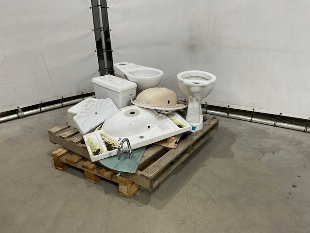 Partij sanitair - afbeelding 1 van  3