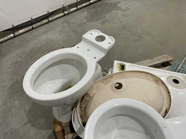 Partij sanitair - afbeelding 3 van  3