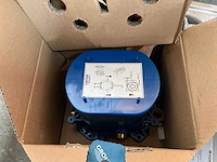 Partij sanitair - afbeelding 3 van  8