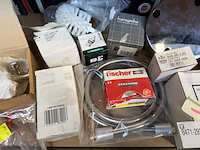 Partij sanitair/badkamer accessoires en toebehoren w.o. clou, grohe, hansgrohe, fischer - afbeelding 6 van  7