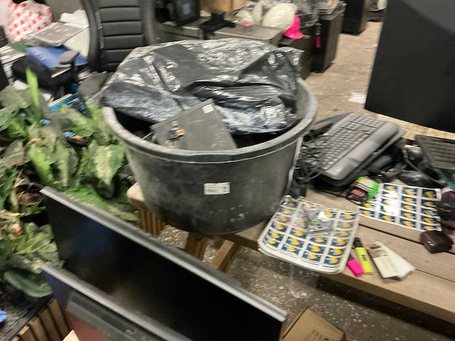 Partij schadematerialen - afbeelding 13 van  53