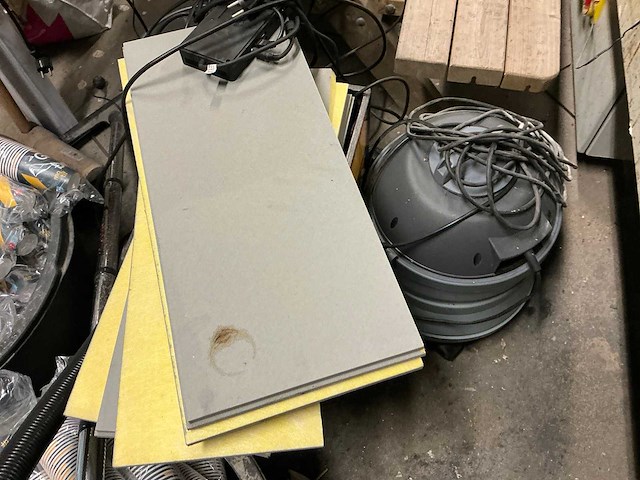 Partij schadematerialen - afbeelding 17 van  53