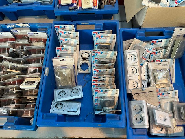 Partij schakel en aansluitmateriaal - afbeelding 5 van  42