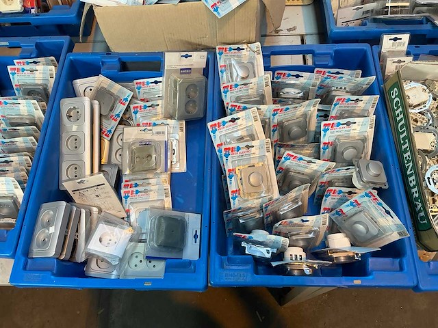 Partij schakel en aansluitmateriaal - afbeelding 6 van  42