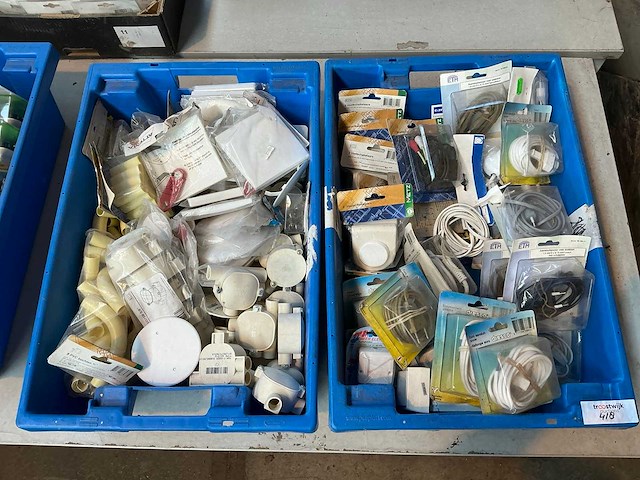 Partij schakel en aansluitmateriaal - afbeelding 1 van  42