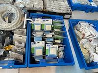 Partij schakel en aansluitmateriaal - afbeelding 18 van  42