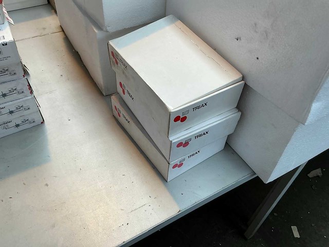 Partij schakel en aansluitmateriaal - afbeelding 36 van  42