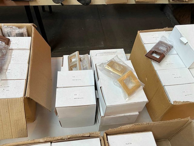 Partij schakel en aansluitmateriaal - afbeelding 7 van  19