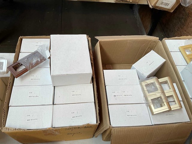 Partij schakel en aansluitmateriaal - afbeelding 10 van  19