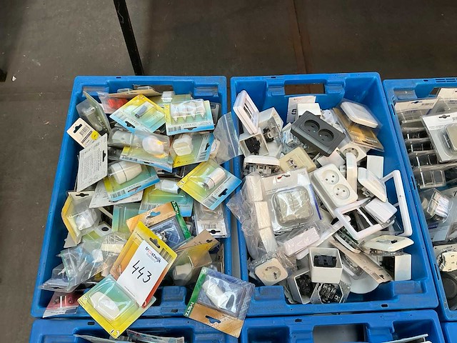 Partij schakel en aansluitmateriaal - afbeelding 14 van  19