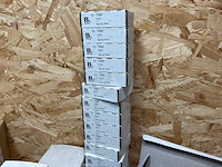 Partij schakelaars, stopcontacten & afdekplaten - afbeelding 14 van  25