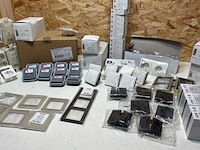 Partij schakelaars, stopcontacten & afdekplaten - afbeelding 3 van  25