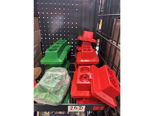 Partij schakelmateriaal en accessoires - afbeelding 2 van  9