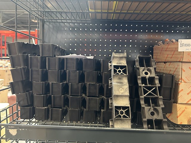 Partij schakelmateriaal en accessoires - afbeelding 9 van  9