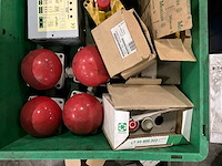 Partij schakelmateriaal en toebehoren - afbeelding 2 van  8